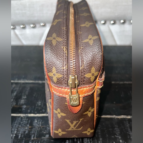 Louis Vuitton Mono Compiegne 23 Bag - Picture 3 of 16